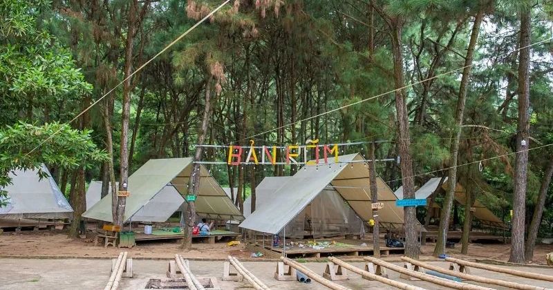 Bản R&otilde;m l&agrave; khu du lịch sinh th&aacute;i quen thuộc với nhiều gia đ&igrave;nh tại H&agrave; Nội