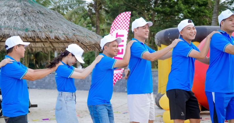 Chơi tr&ograve; chơi rồng rắn