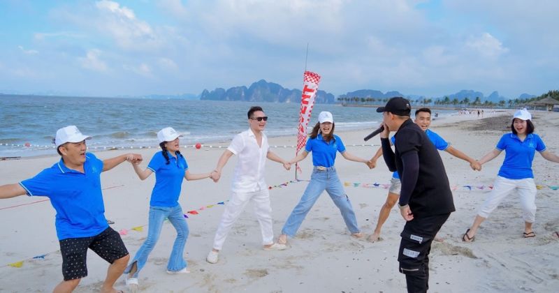 Chơi tr&ograve; chơi tr&ecirc;n biển