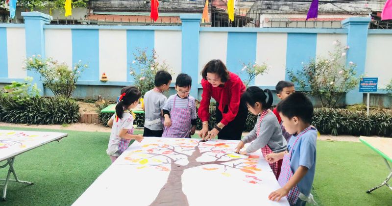 In h&igrave;nh l&aacute; c&acirc;y l&ecirc;n giấy