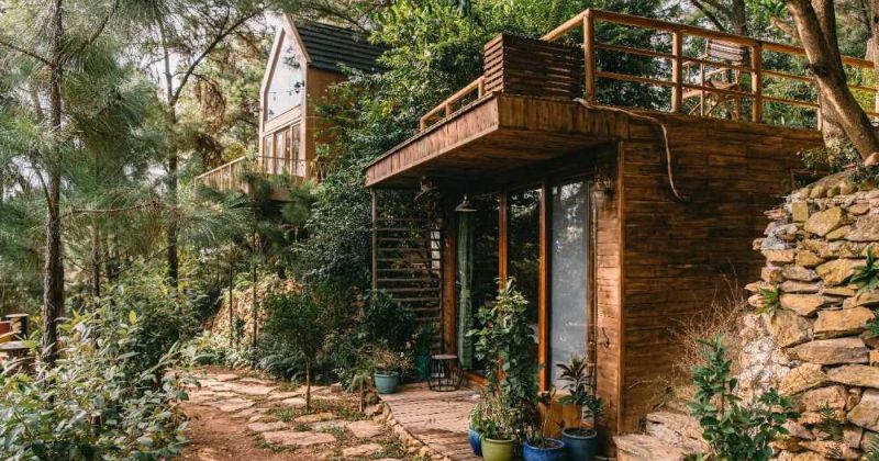 Nh&agrave; B&ecirc;n Rừng U Lesa