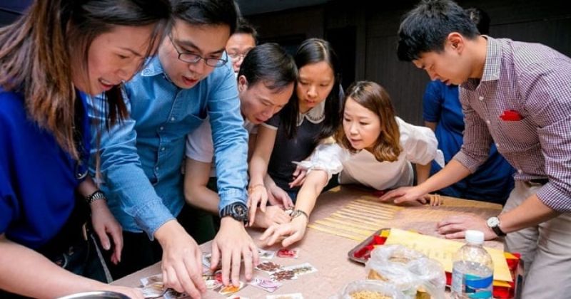 Team building trong nh&agrave;