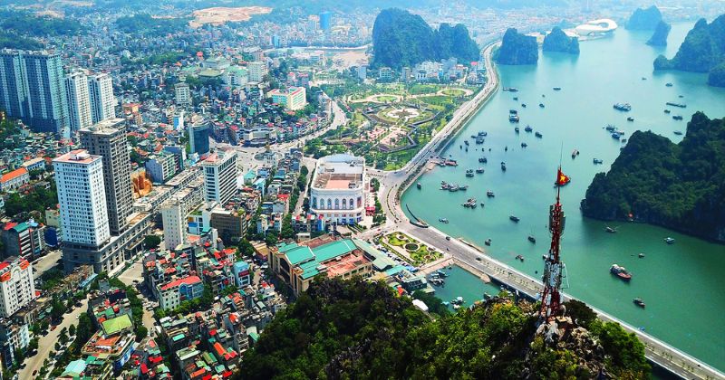 Th&agrave;nh phố Hạ Long